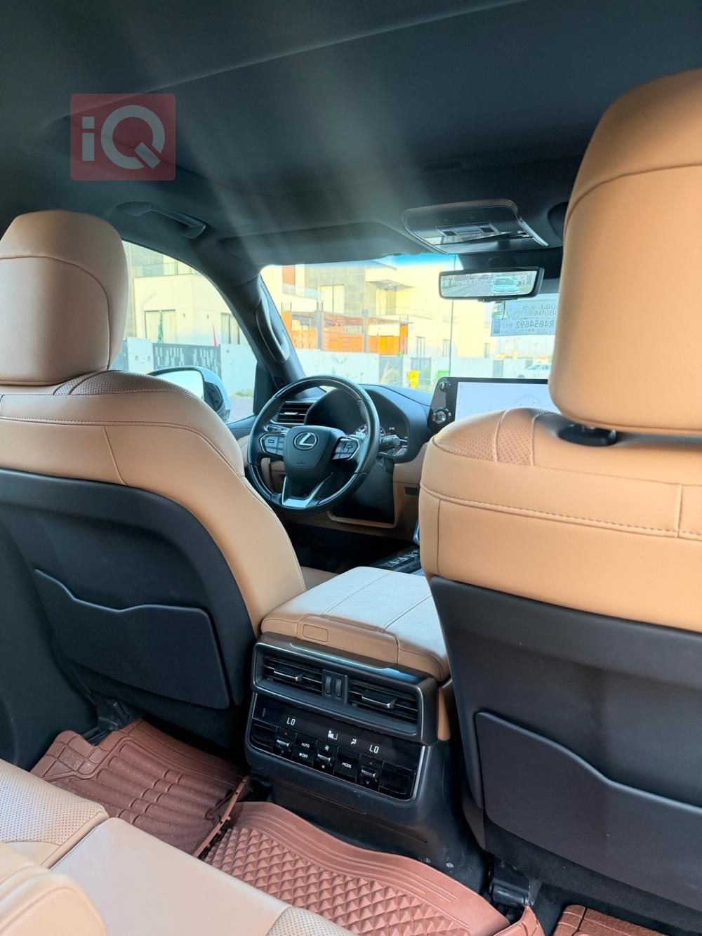 Lexus LX